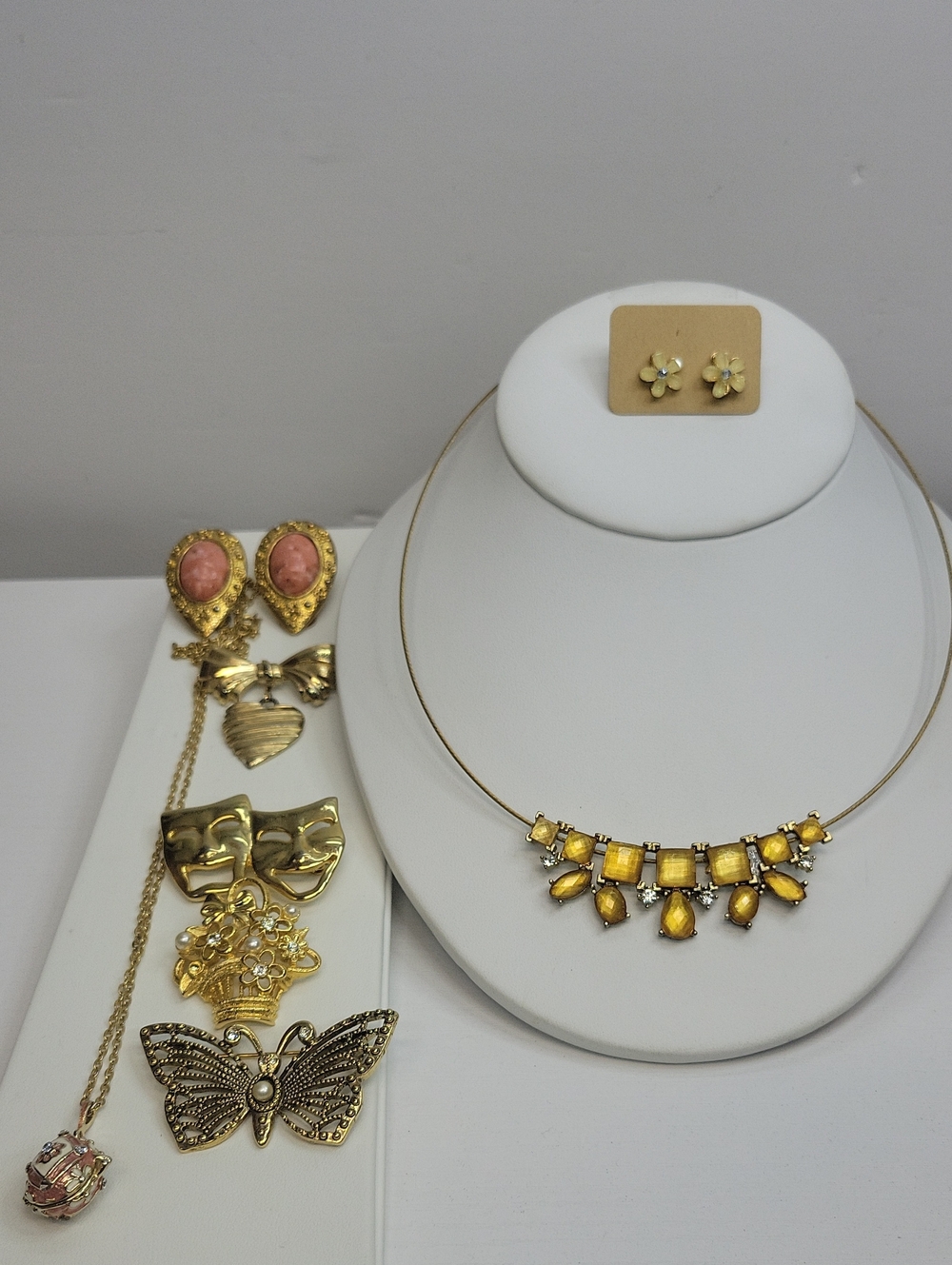 Gold-Tone Jewelry Lot